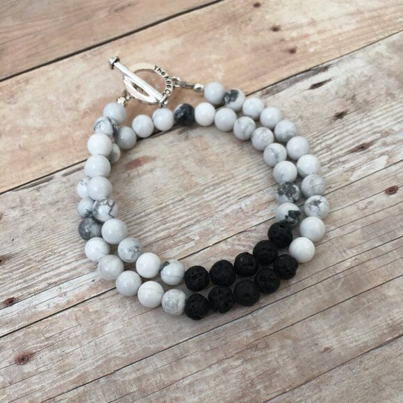 3/$30 Howlite Stress Relief Bracelet - Picture 1 of 1